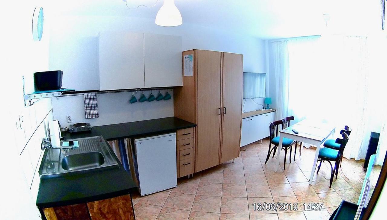 Czarny Bursztyn Apartamento Dziwnówek Exterior foto